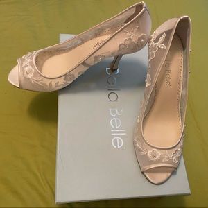 Bella Belle Ivory Silk heels size 7.5 wedding shoes